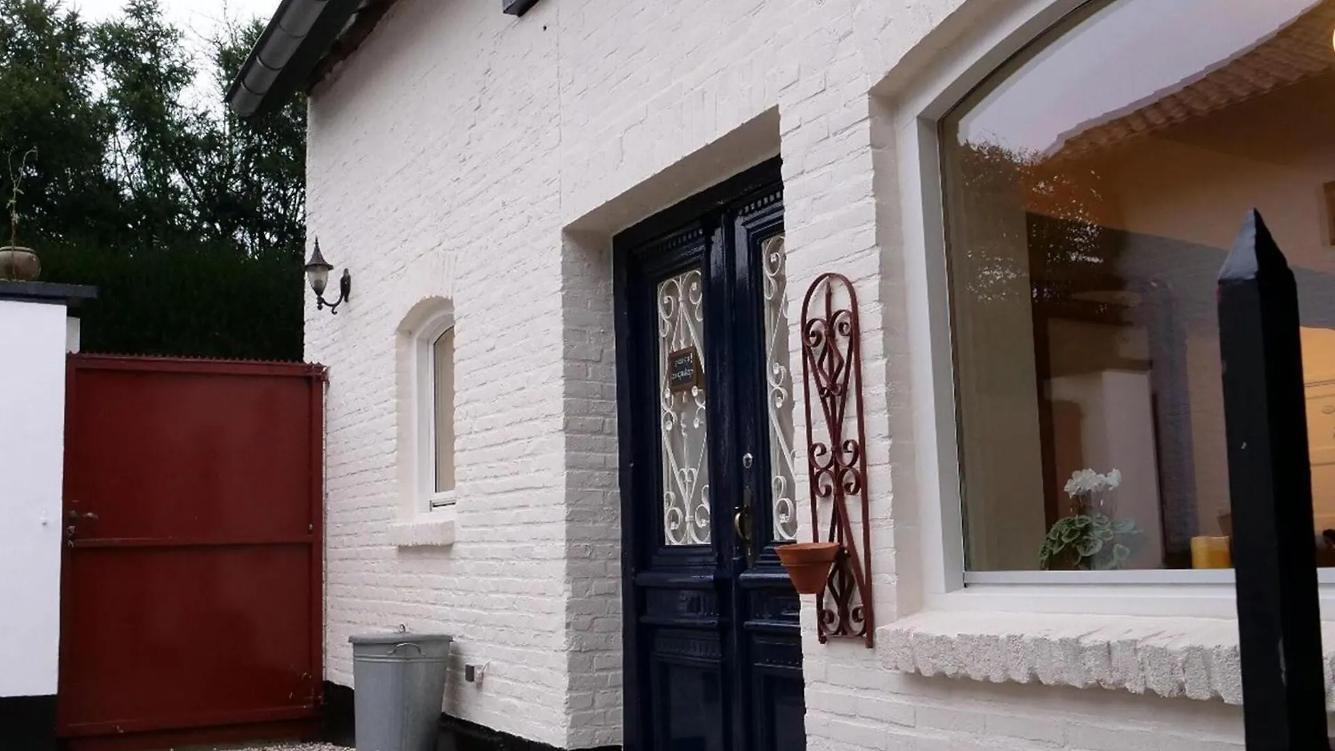 Modernized Holiday Home With Terrace Munstergeleen