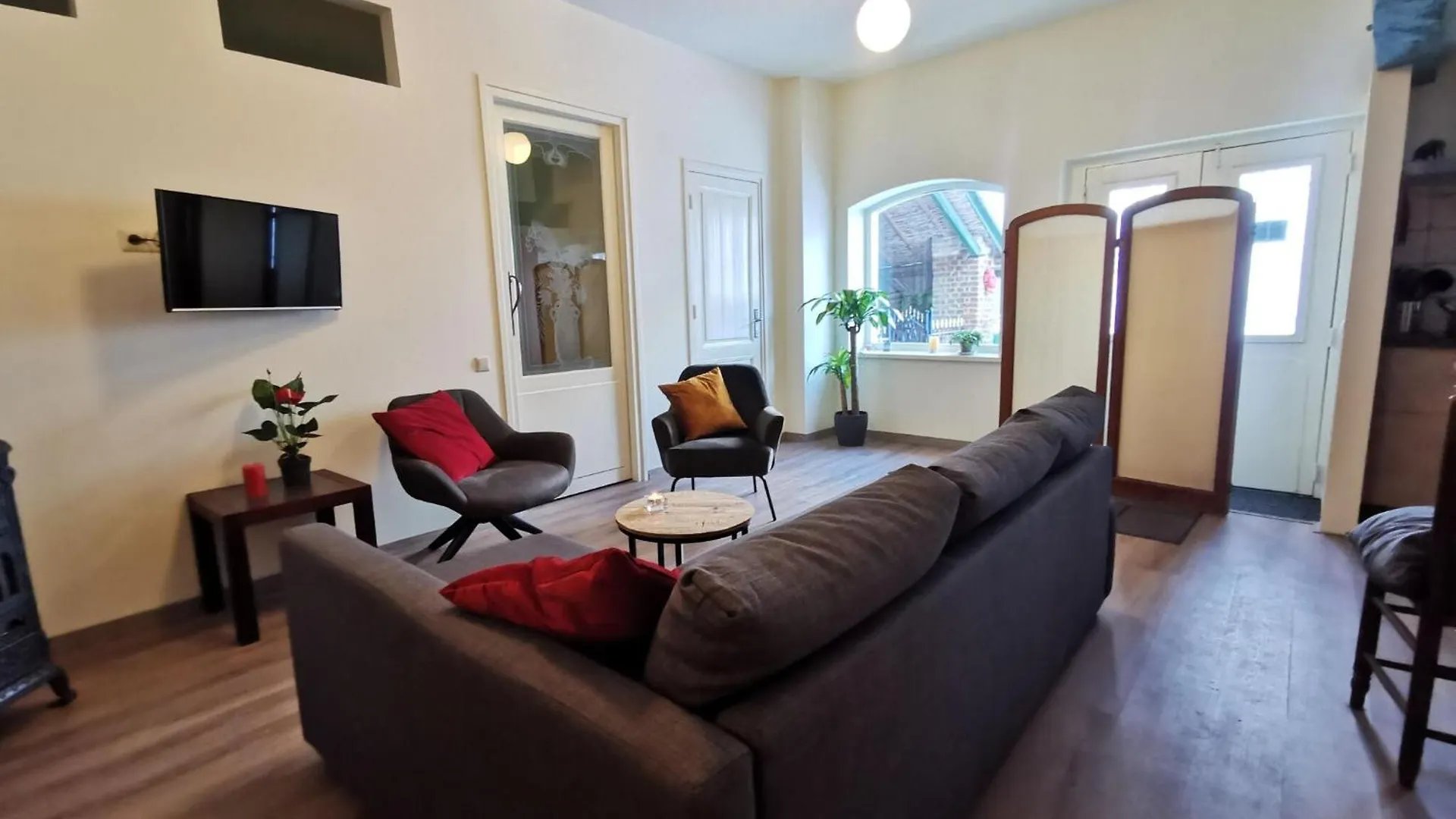 Modernized Holiday Home With Terrace Munstergeleen
