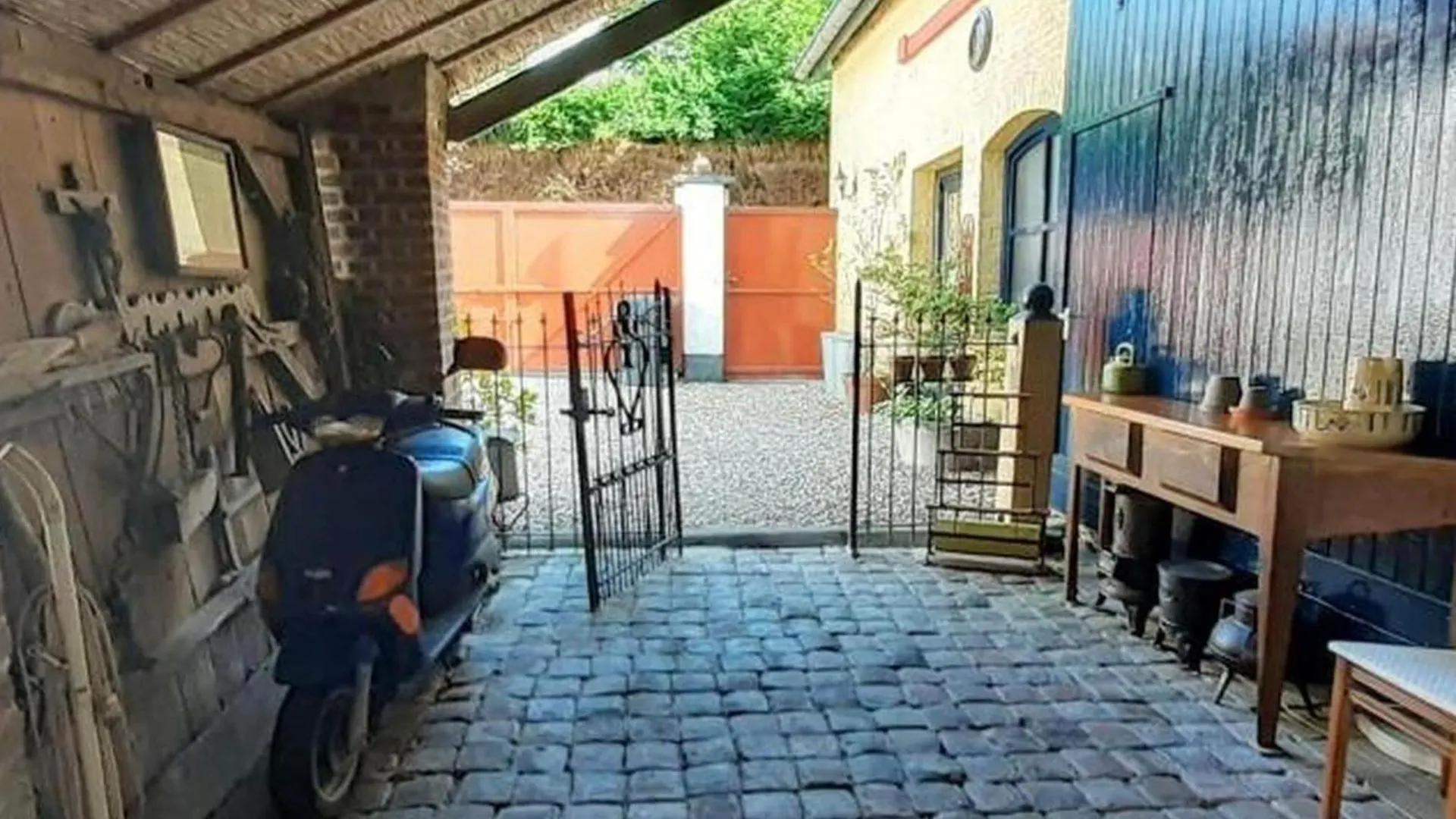 Modernized Holiday Home With Terrace Munstergeleen